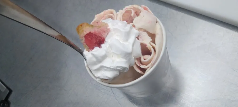 Homerun Cafes Rolled Ice Cream